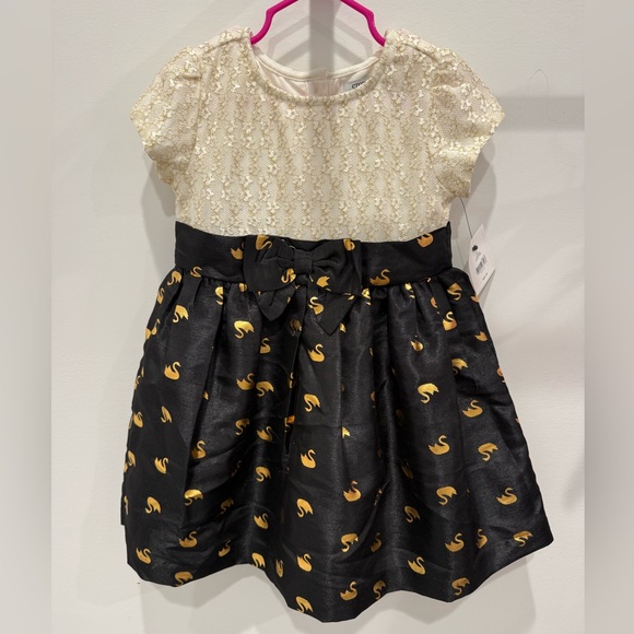 crown & ivy Other - Girls' Two-Tone Lace & Satin Dress with Gold Swan Print